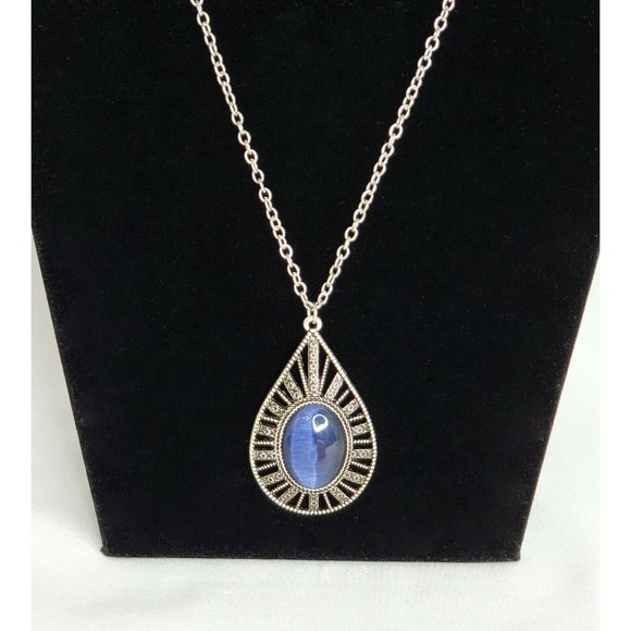 Blue Stone with Silver Setting Chain Pendant Vinta - Picture 1 of 3